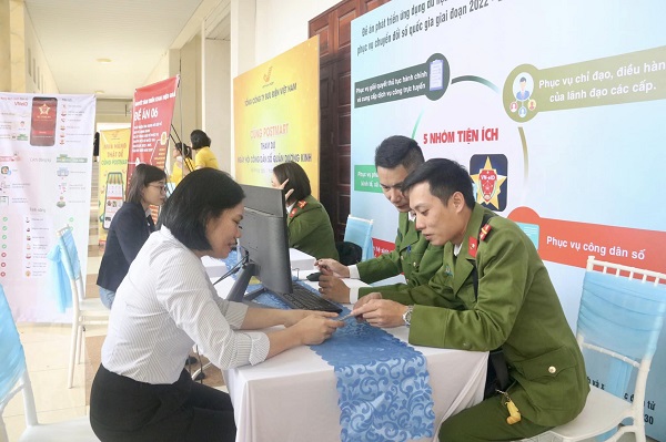 Quận Dương Kinh: Tổ chức Ngày hội Công dân số và triển khai 6 mô hình thuộc Đề án 06/CP